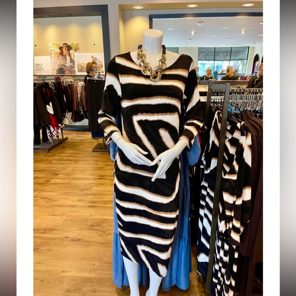 Chico’s Travelers Zebra Print Slinky Midi Dress. Size 20-22/Chicos 4. - Picture 2 of 12